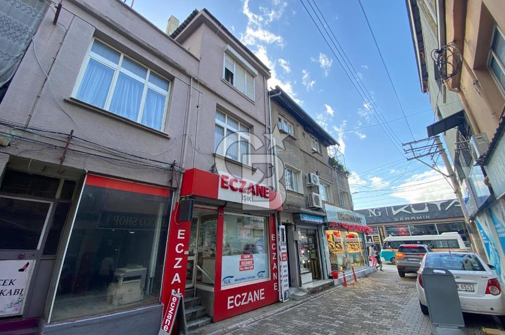 MUSELAND-KARABAĞLAR'DA MERKEZİ KONUMDA KOMPLE SATILIK BİNA
