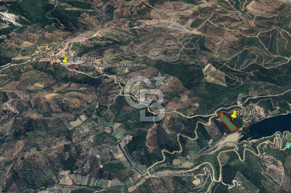 Seferihisar Beyler'de Yola Cepheli, Baraj Manzaralı Arazi