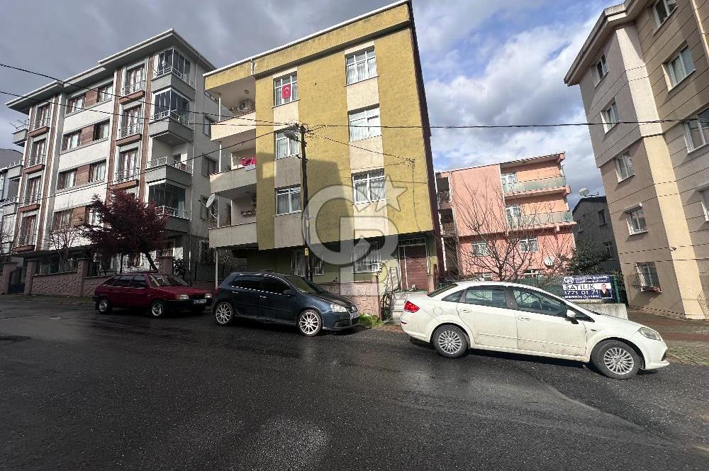 Ümraniyenin Merkezinde, Geniş Parselli ve Ferah Kullanım Alanlı