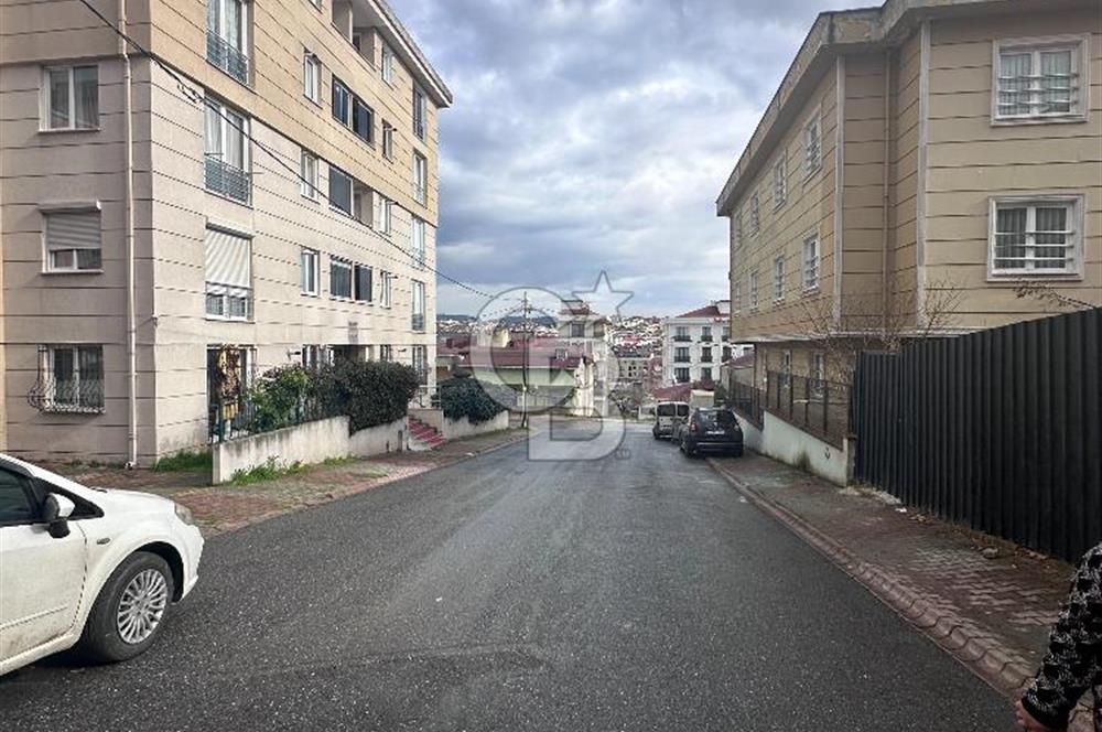 Ümraniyenin Merkezinde, Geniş Parselli ve Ferah Kullanım Alanlı