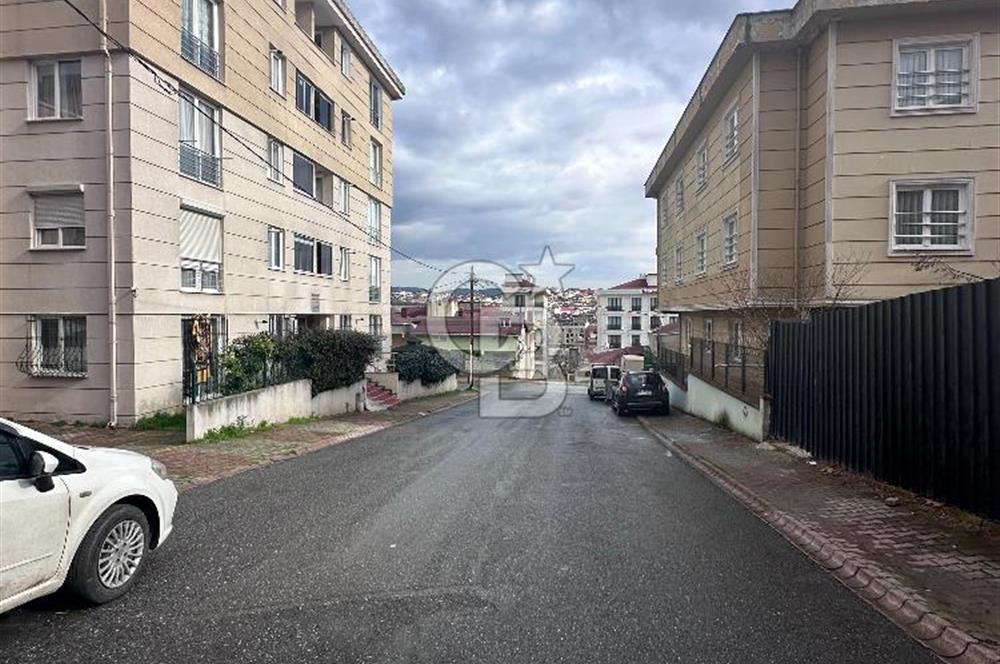 Ümraniyenin Merkezinde, Geniş Parselli ve Ferah Kullanım Alanlı