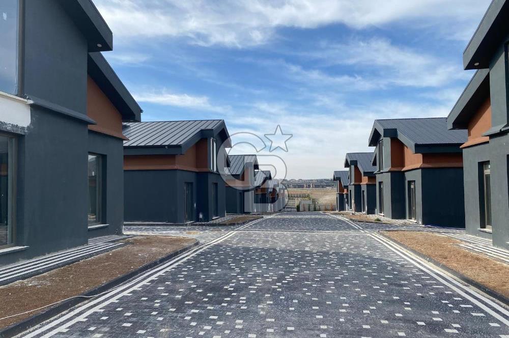 GÖLBAŞI HACILAR BULVARI ÜZERİ MÜSTAKİL BAHÇELİ 5+1 SATILIK VİLLA