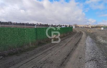 GÖLBAŞINDA 7 ADET 400 M² ARSA - EVLE TAKAS OLUR 