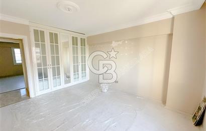 Emsallerinin Altında Kuşadası'nda Satılık Geniş Masrafsız 3+1 Daire