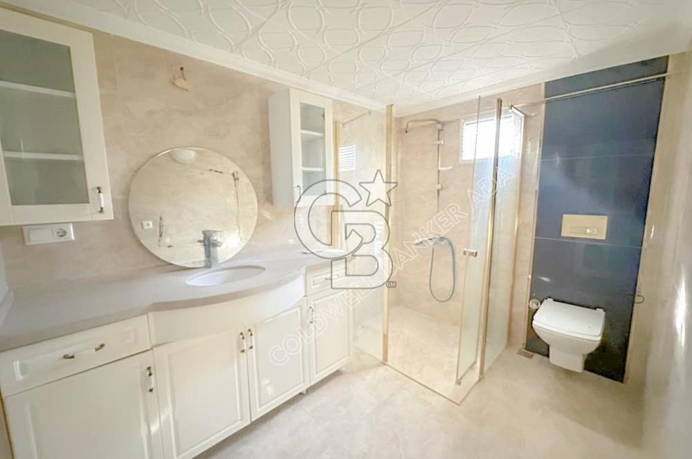 Emsallerinin Altında Kuşadası'nda Satılık Geniş Masrafsız 3+1 Daire