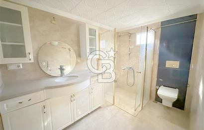 Emsallerinin Altında Kuşadası'nda Satılık Geniş Masrafsız 3+1 Daire