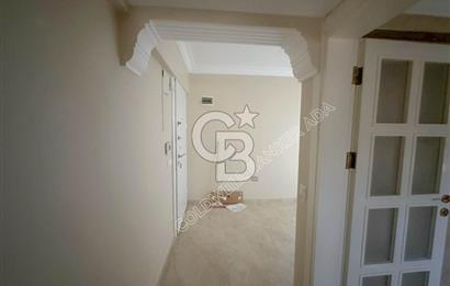 Emsallerinin Altında Kuşadası'nda Satılık Geniş Masrafsız 3+1 Daire