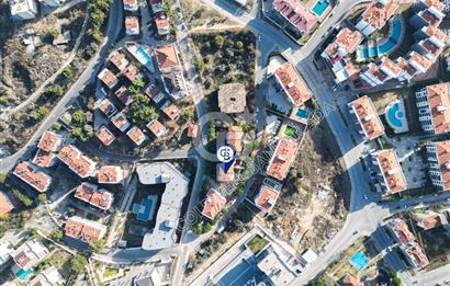 Emsallerinin Altında Kuşadası'nda Satılık Geniş Masrafsız 3+1 Daire