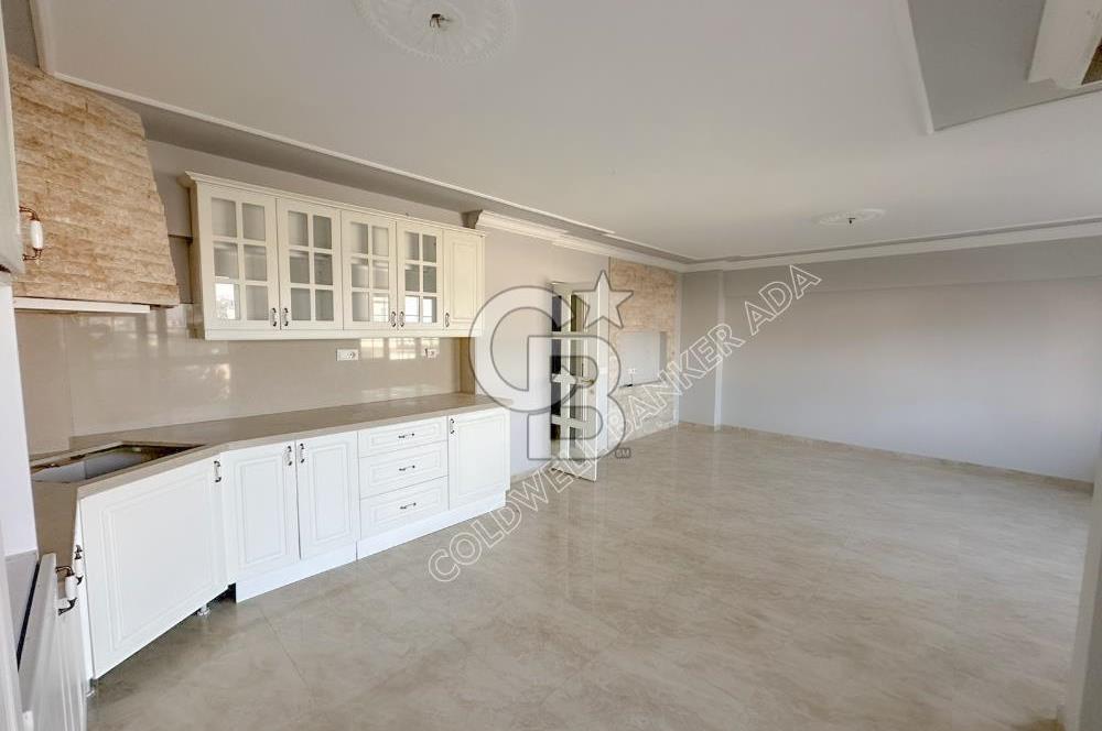 Emsallerinin Altında Kuşadası'nda Satılık Geniş Masrafsız 3+1 Daire