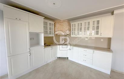 Emsallerinin Altında Kuşadası'nda Satılık Geniş Masrafsız 3+1 Daire