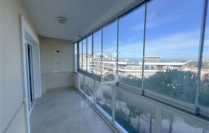 Emsallerinin Altında Kuşadası'nda Satılık Geniş Masrafsız 3+1 Daire