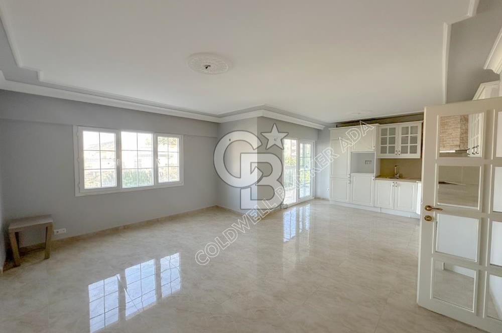 Emsallerinin Altında Kuşadası'nda Satılık Geniş Masrafsız 3+1 Daire