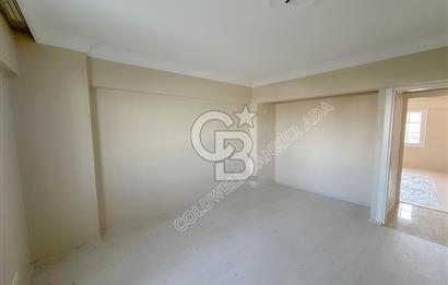 Emsallerinin Altında Kuşadası'nda Satılık Geniş Masrafsız 3+1 Daire