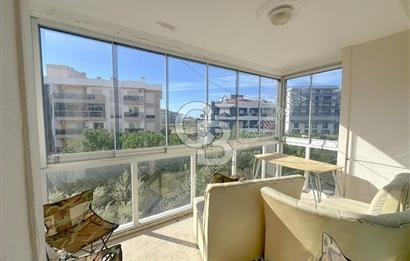 Emsallerinin Altında Kuşadası'nda Satılık Geniş Masrafsız 3+1 Daire