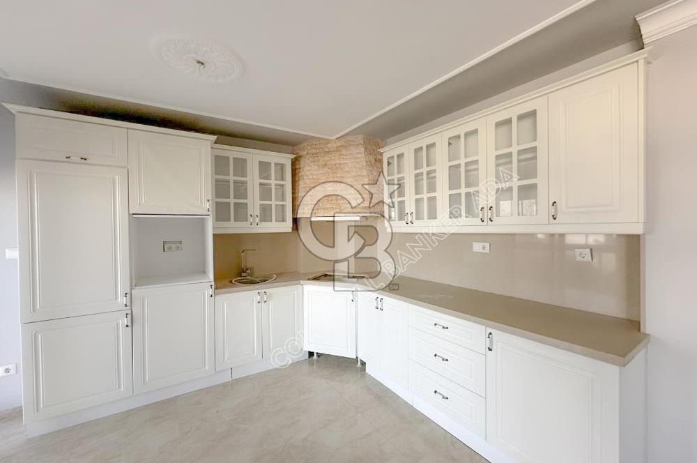 Emsallerinin Altında Kuşadası'nda Satılık Geniş Masrafsız 3+1 Daire