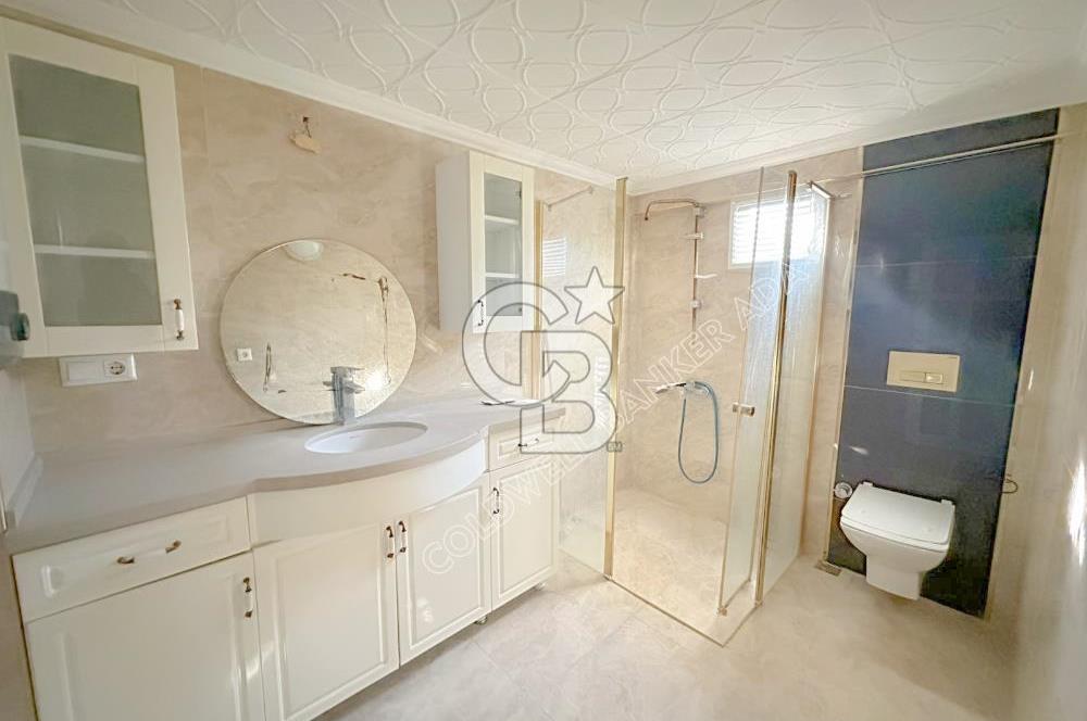 Emsallerinin Altında Kuşadası'nda Satılık Geniş Masrafsız 3+1 Daire