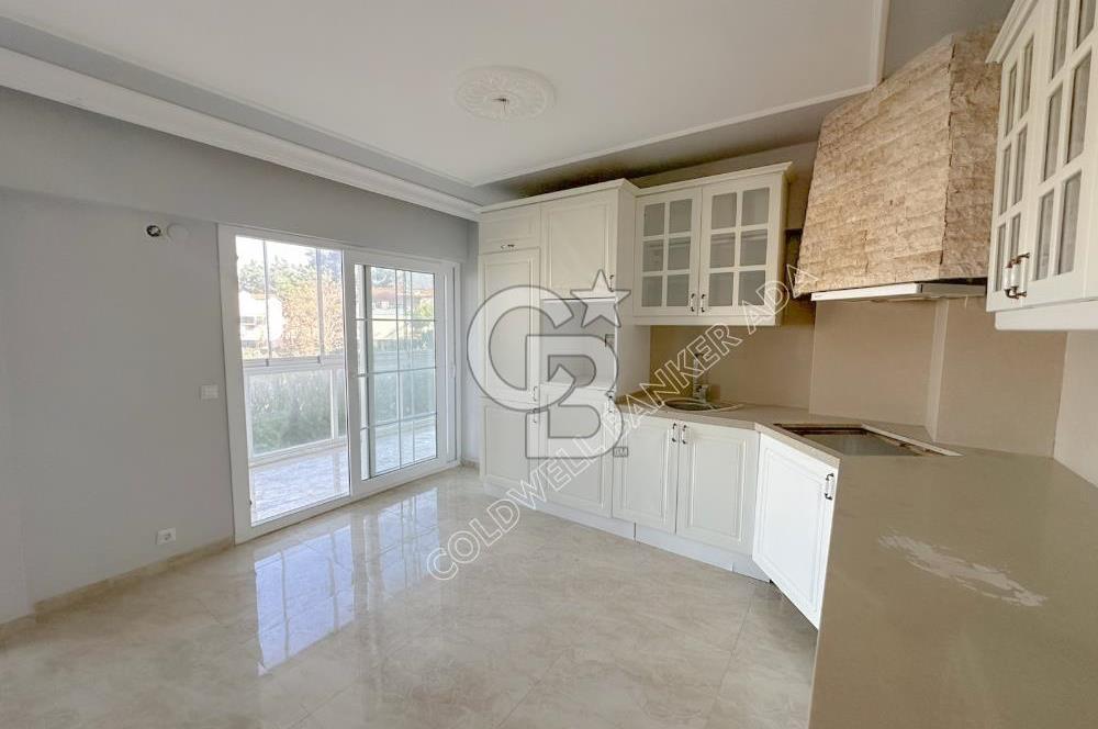 Emsallerinin Altında Kuşadası'nda Satılık Geniş Masrafsız 3+1 Daire