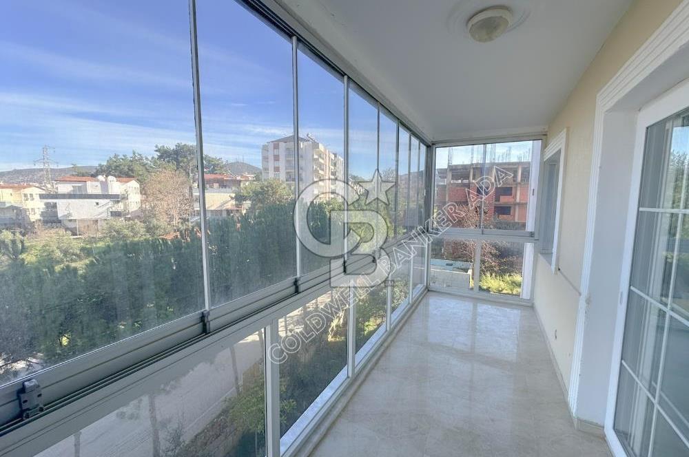 Emsallerinin Altında Kuşadası'nda Satılık Geniş Masrafsız 3+1 Daire