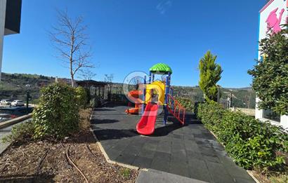 VADİ İZMİT'TE MÜSTAKİL TADINDA HAVUZ MANZARALI 2+1 SATILIK DAİRE