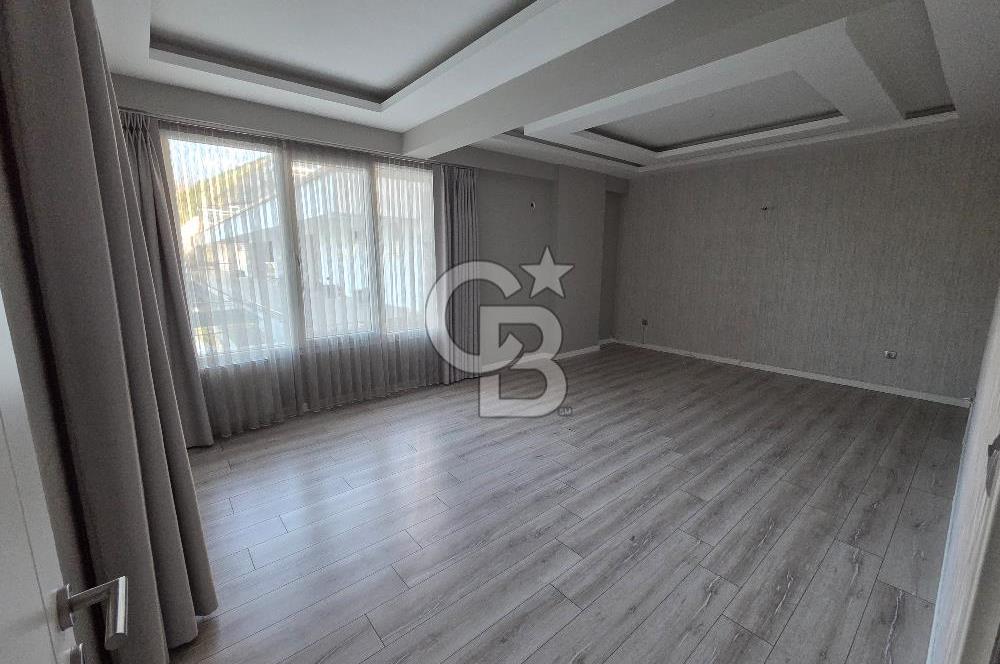 VADİ İZMİT'TE MÜSTAKİL TADINDA HAVUZ MANZARALI 2+1 SATILIK DAİRE