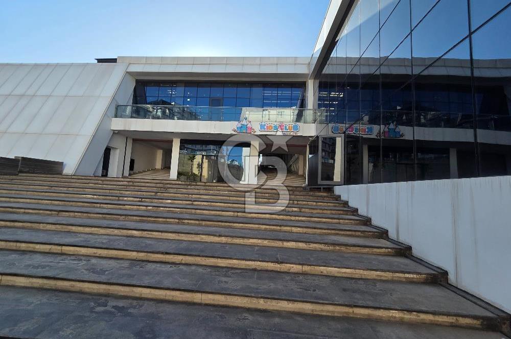 VADİ İZMİT'TE MÜSTAKİL TADINDA HAVUZ MANZARALI 2+1 SATILIK DAİRE