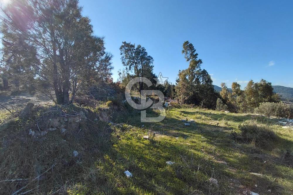 Gaziemir Yeşil Mahalle’de Yolu Olan Önü Açık Manzaralı Parsel