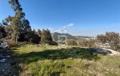Gaziemir Yeşil Mahalle’de Yolu Olan Önü Açık Manzaralı Parsel