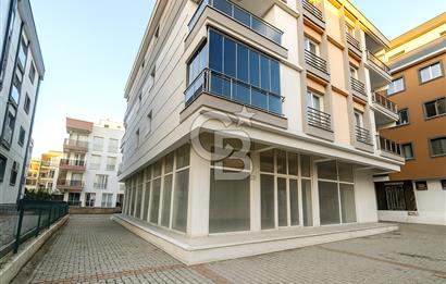 Seyrek Kafeler Sokağı Satılık 255 M2 Dükkan