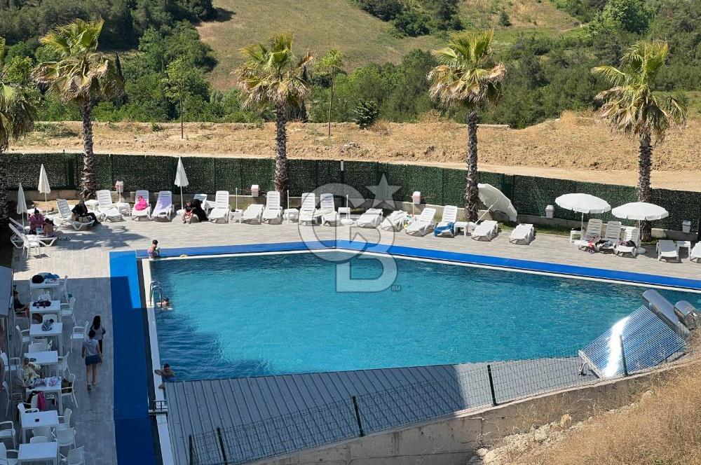 VADİ İZMİT'TE MÜSTAKİL TADINDA HAVUZ MANZARALI 2+1 SATILIK DAİRE