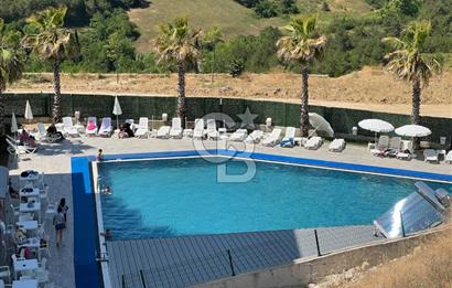 VADİ İZMİT'TE MÜSTAKİL TADINDA HAVUZ MANZARALI 2+1 SATILIK DAİRE