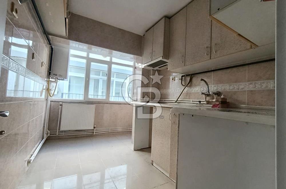 Girne Caddesi Yol Üzeri 3+1 Asansörlü Kiralık Daire