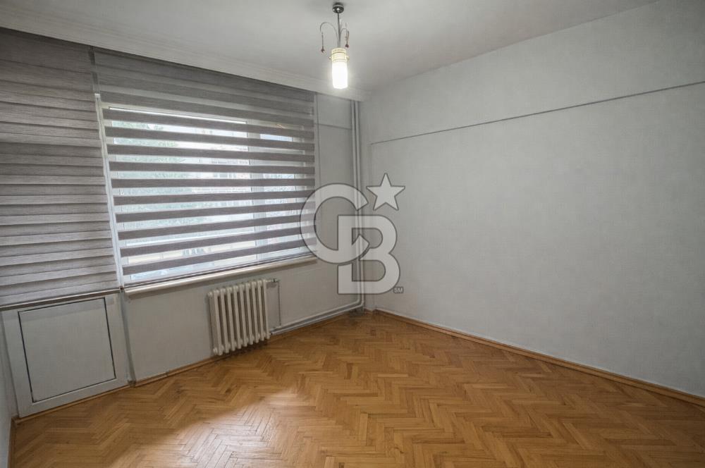 BEYOĞLU GÜMÜŞSUYU'NDA ASANSÖRLÜ, FERAH 150 M2 KİRALIK DAİRE