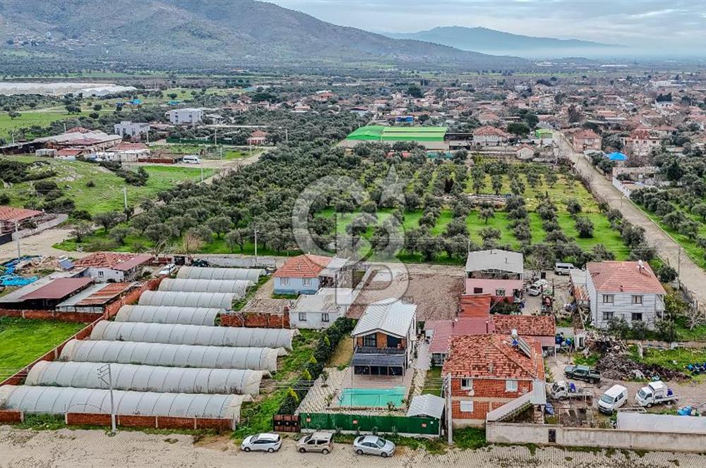 İZMİR BAYINDIR'DA 4+1 HAVUZLU İSKANLI SATILIK MÜSTAKİL VİLLA