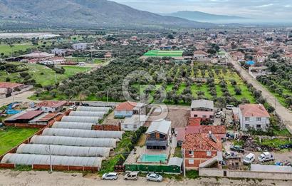 İZMİR BAYINDIR'DA 4+1 HAVUZLU İSKANLI SATILIK MÜSTAKİL VİLLA