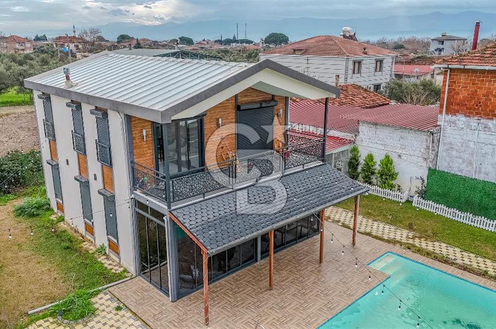 İZMİR BAYINDIR'DA 4+1 HAVUZLU İSKANLI SATILIK MÜSTAKİL VİLLA