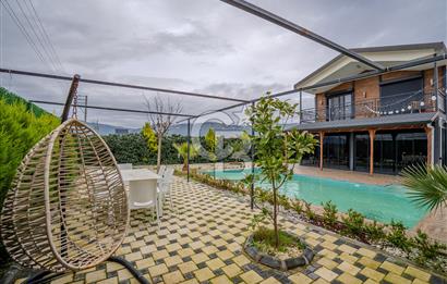 İZMİR BAYINDIR'DA 4+1 HAVUZLU İSKANLI SATILIK MÜSTAKİL VİLLA