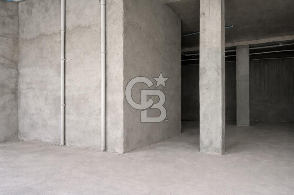 ACIBADEM KONAKLARI 13M CADDE CEPHELİ ÖN KULLANIMLI 341 M2 DÜKKAN