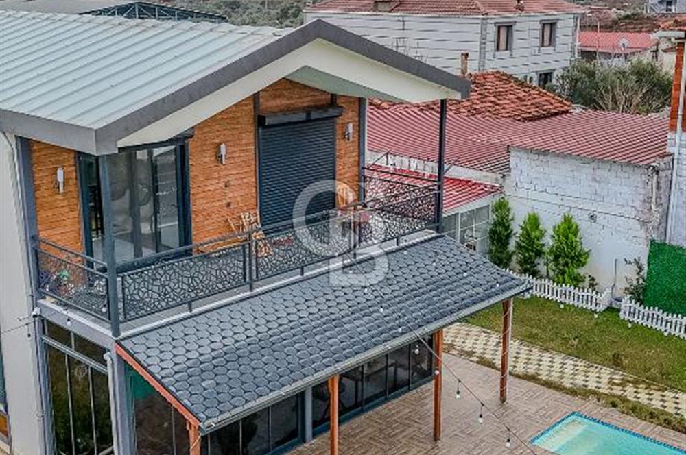 İZMİR BAYINDIR'DA 4+1 HAVUZLU İSKANLI SATILIK MÜSTAKİL VİLLA