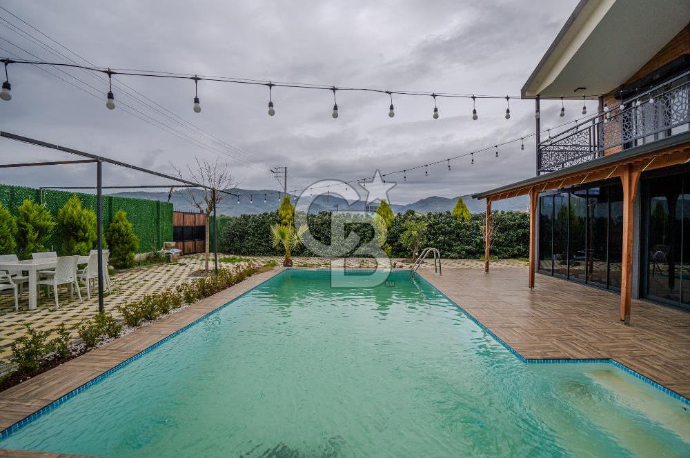 İZMİR BAYINDIR'DA 4+1 HAVUZLU İSKANLI SATILIK MÜSTAKİL VİLLA