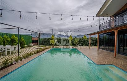 İZMİR BAYINDIR'DA 4+1 HAVUZLU İSKANLI SATILIK MÜSTAKİL VİLLA