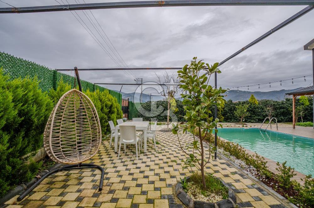 İZMİR BAYINDIR'DA 4+1 HAVUZLU İSKANLI SATILIK MÜSTAKİL VİLLA