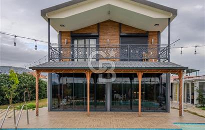 İZMİR BAYINDIR'DA 4+1 HAVUZLU İSKANLI SATILIK MÜSTAKİL VİLLA