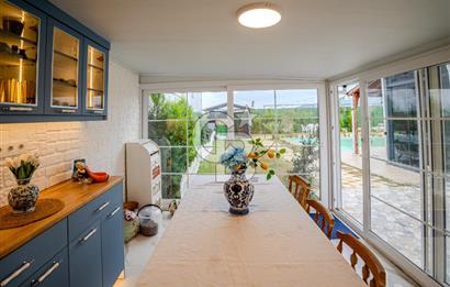 İZMİR BAYINDIR'DA 4+1 HAVUZLU İSKANLI SATILIK MÜSTAKİL VİLLA