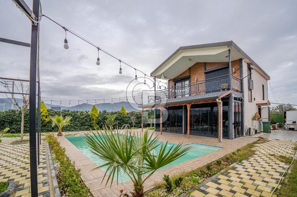 İZMİR BAYINDIR'DA 4+1 HAVUZLU İSKANLI SATILIK MÜSTAKİL VİLLA