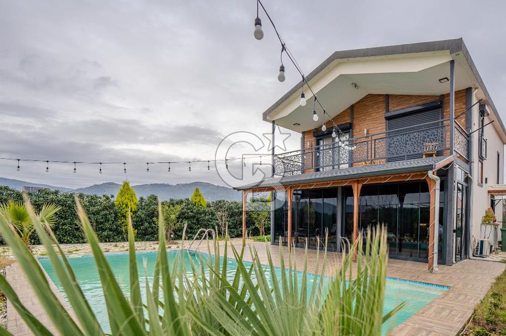 İZMİR BAYINDIR'DA 4+1 HAVUZLU İSKANLI SATILIK MÜSTAKİL VİLLA