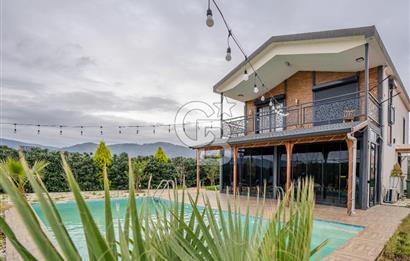 İZMİR BAYINDIR'DA 4+1 HAVUZLU İSKANLI SATILIK MÜSTAKİL VİLLA