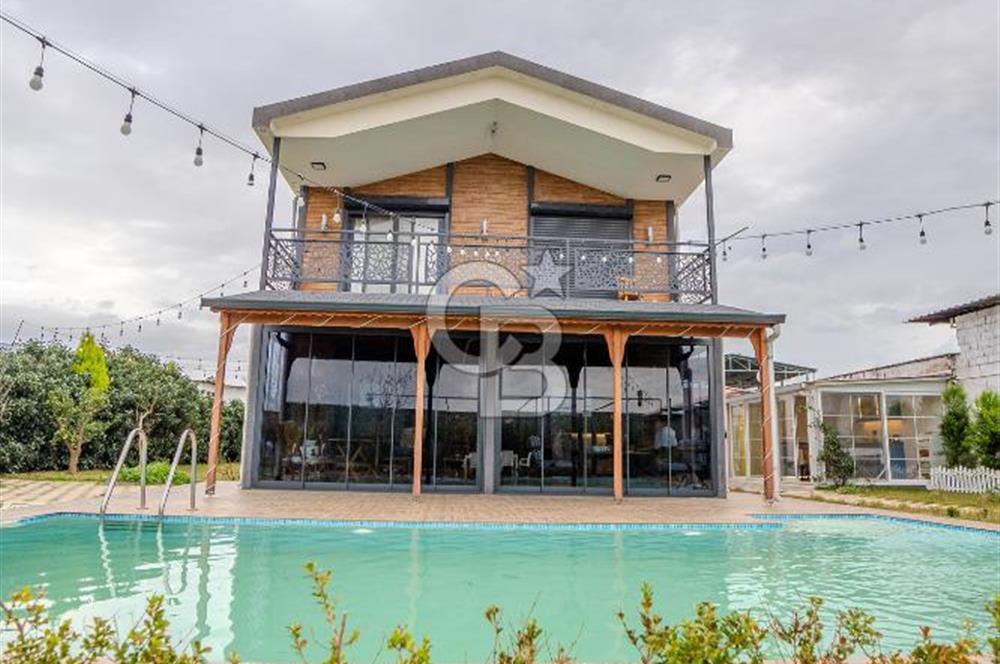 İZMİR BAYINDIR'DA 4+1 HAVUZLU İSKANLI SATILIK MÜSTAKİL VİLLA