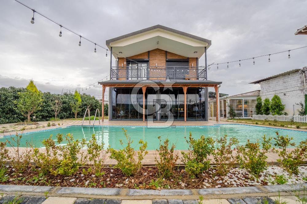 İZMİR BAYINDIR'DA 4+1 HAVUZLU İSKANLI SATILIK MÜSTAKİL VİLLA