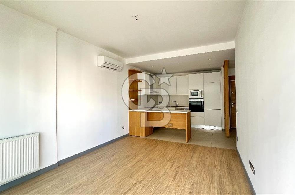 Ataşehir Modern 3te Havuz Manzaralı 1+1 Satılık Daire