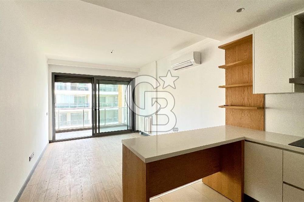 Ataşehir Modern 3te Havuz Manzaralı 1+1 Satılık Daire